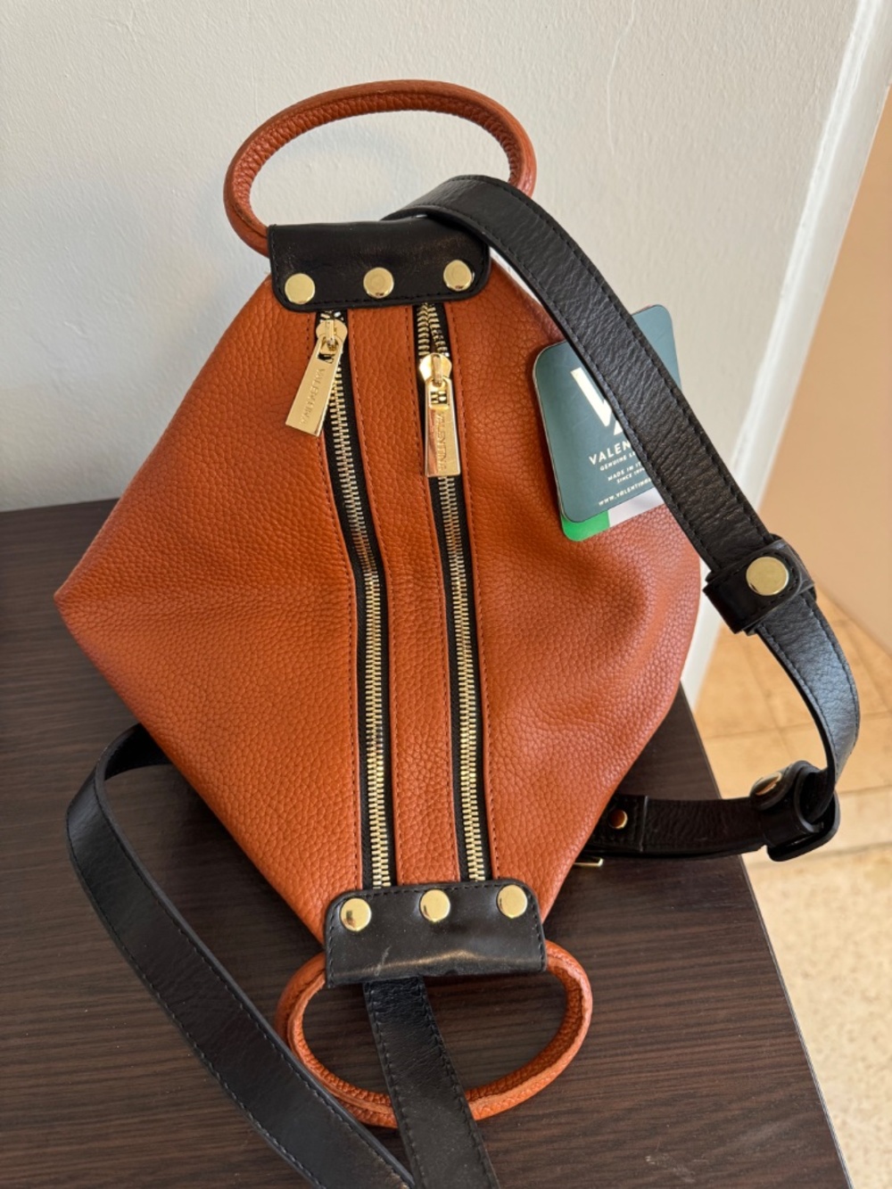 NWT Valentina Italy Convertible Leather Sling Backpack - Picture 8 of 11